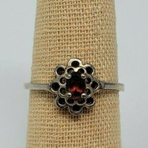 Vintage Sterling Silver Red Garnet Flower shaped Ring sz 8